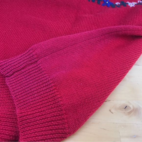 Vintage Eddie Bauer Wool Sweater Red Pullover Fair Isle Embroidered Flowers Sz S - Picture 12 of 14